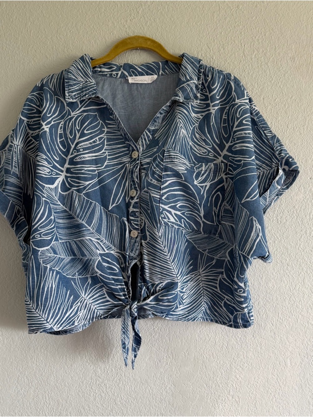 Tropical Palm Leaf Tie Front Long Crop Chambray Blue Button Down Top M Vacation